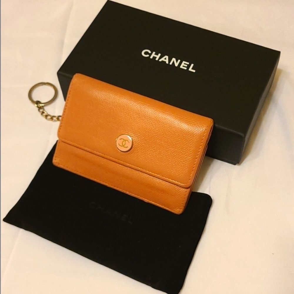 💯 Authentic Chanel Short Wallet 🍀 - Picture 8 of 17